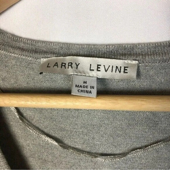 Larry Levine Light Gray V-Neck Button Sleeve Knit Sweater M - Picture 5 of 6